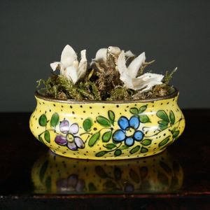 Porcelain Table Centerpiece Flowerbox