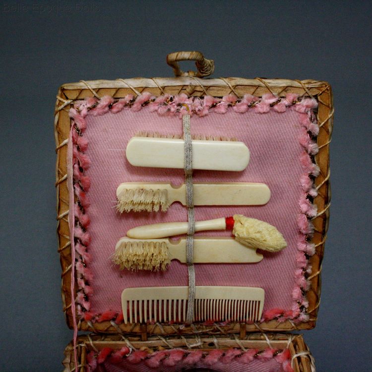 Antique Doll miniature toilette set , Puppen zubehor