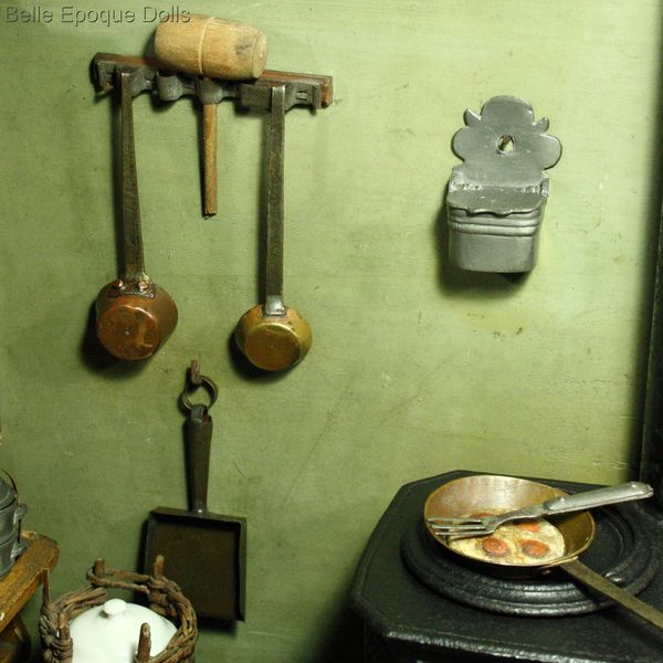 Antique dollhouse cast iron stove , Puppenstuben kchen utensilien kupfer, messing,  , Antique miniature kitchen with pewter