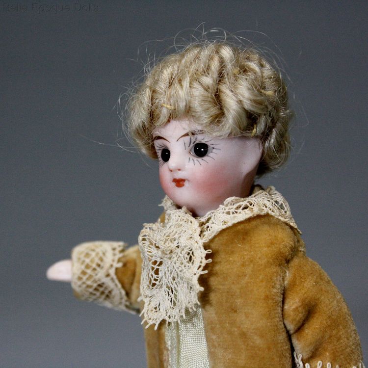 Antique Dollhouse miniature doll  , lPuppenstuben ganzbiskuit puppen