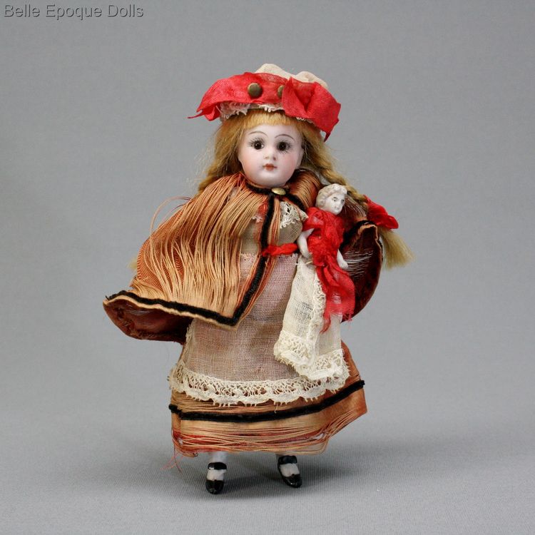 French antique tiny nanny , Antique Dollhouse governess nursemaid , Puppenstuben ganzbiskuit puppen 