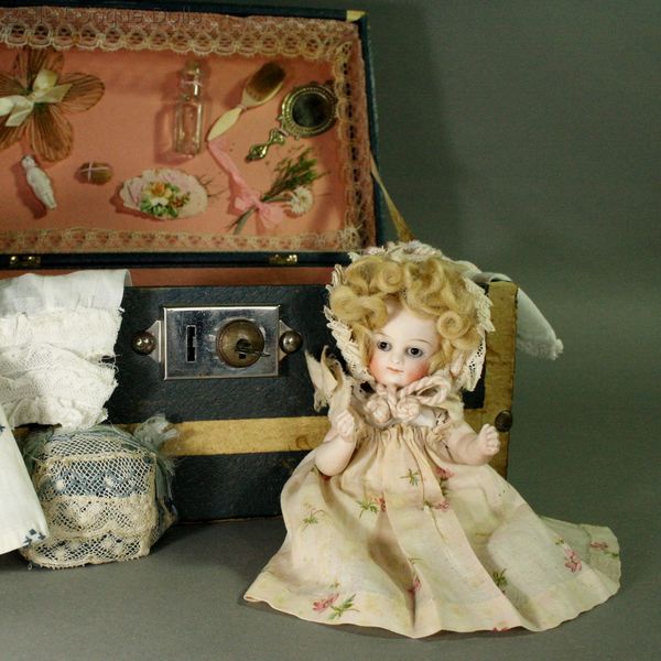Puppenstuben kestner puppe , antique all bisque kestner doll bare feet