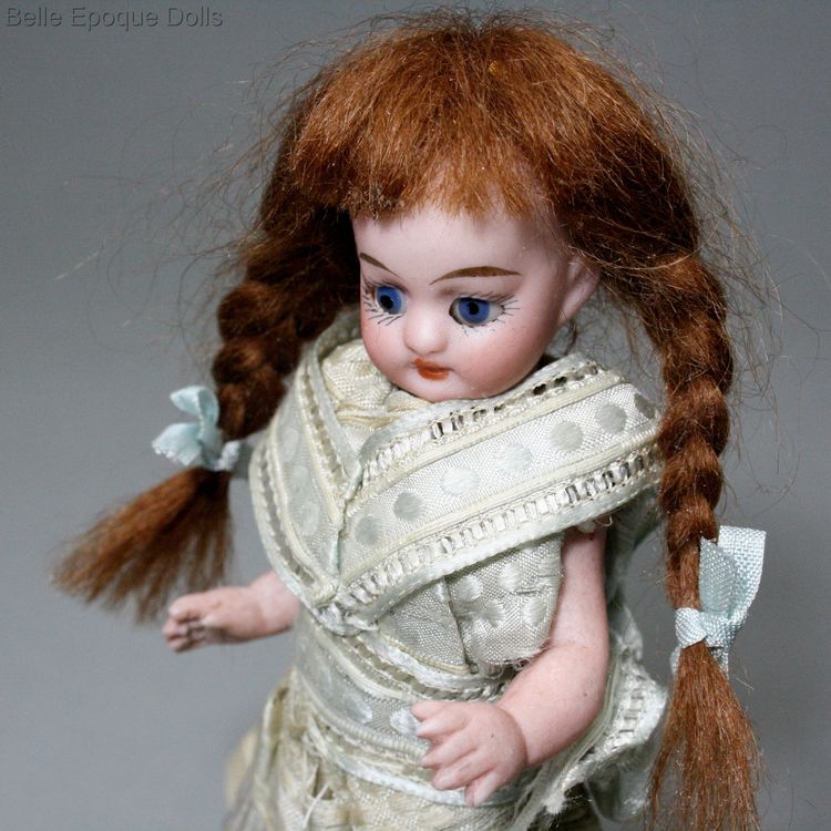 Puppenstuben ganzbiskuit porzellan , Antique mignonette Simon Halbig , Antique Dollhouse all bisque doll