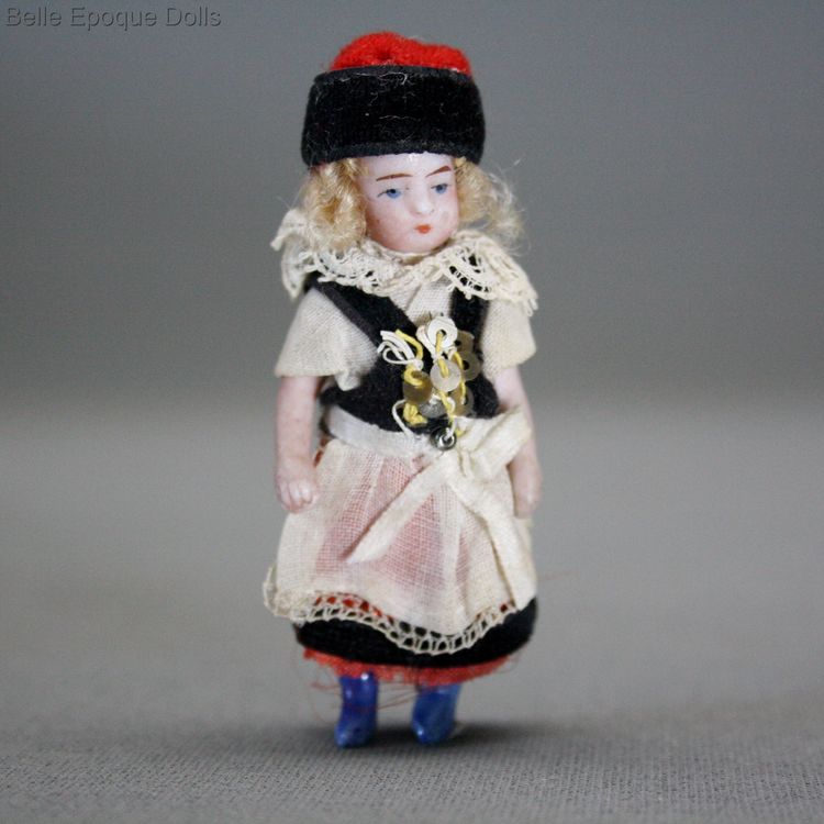  Antique dolls house tiny lilliputian doll , Puppenstuben ganzbiskuit puppe