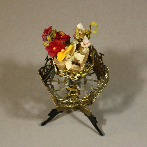 Antique dollhouse soft metal accessories gerlach , alter miniatuur blumenstnder  , Antique dolls house flowers plant