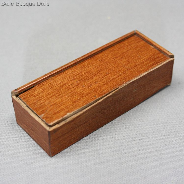 antique domino in wooden box , Puppenstuben zubehor spielzeug