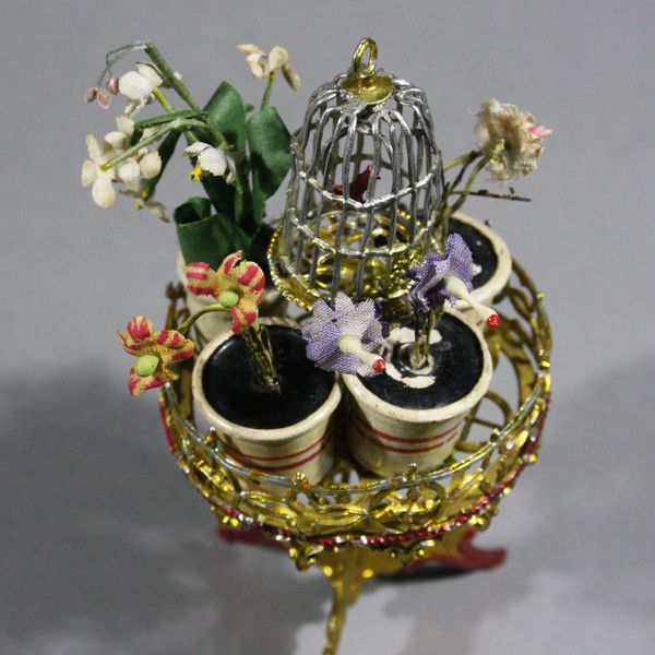 alter miniatuur blumenstnder mit vogelbauer  , Antique dollhouse soft metal accessories