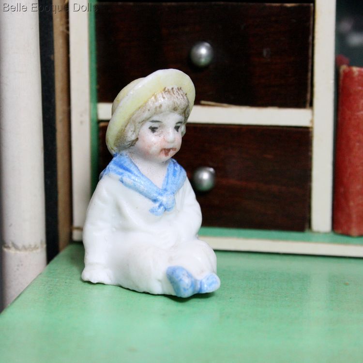 Antique dolls house all bisque doll  , ganzbiskuit Puppe