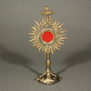 Altar accessory for Fashion Doll - Monstrance in gilted Metal