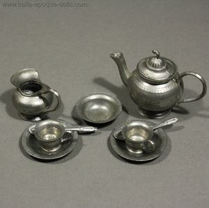 Details about   Dolls House Miniatures Large 12th Scale Japanese Tea Pot With Handle Pewter 