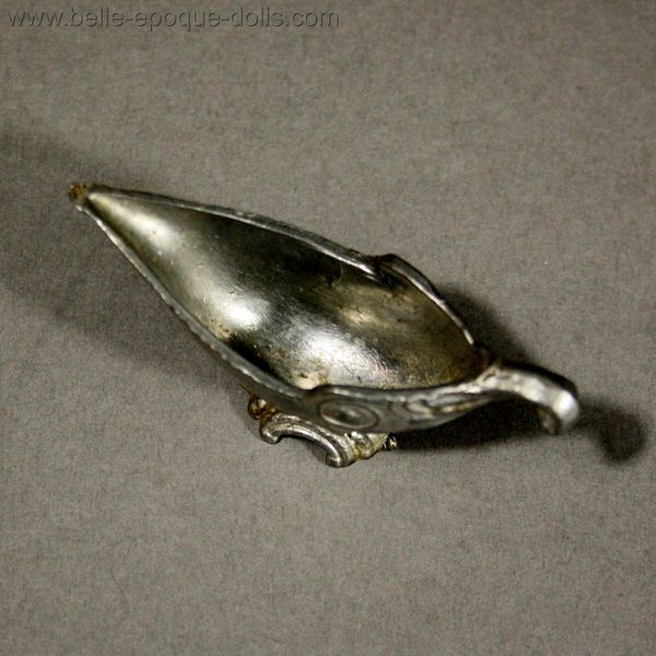 Antique Dollhouse miniature metal sauceboat , Puppenstuben zubehor metall