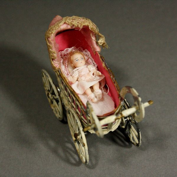 Antique dolls house tiny pram , Puppenstuben zubehor wagen