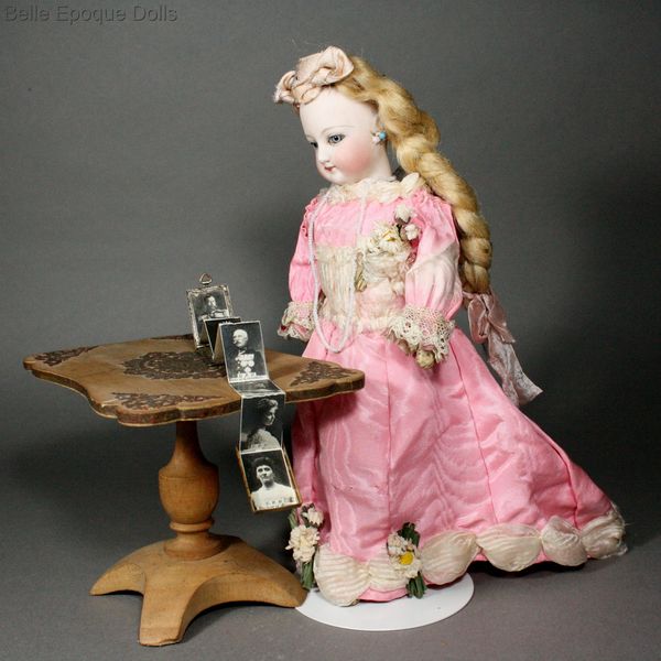 Antique dolls miniature accessory , Puppenstuben zubehor buch