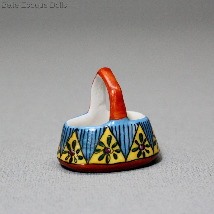 Gabriel Fourmaintraux , antike miniatur porzellan , Antique dolls house miniature porcelain basket 