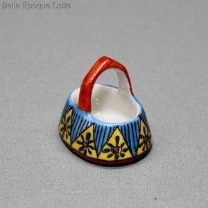, antike miniatur porzellan , Antique dolls house miniature porcelain basket  