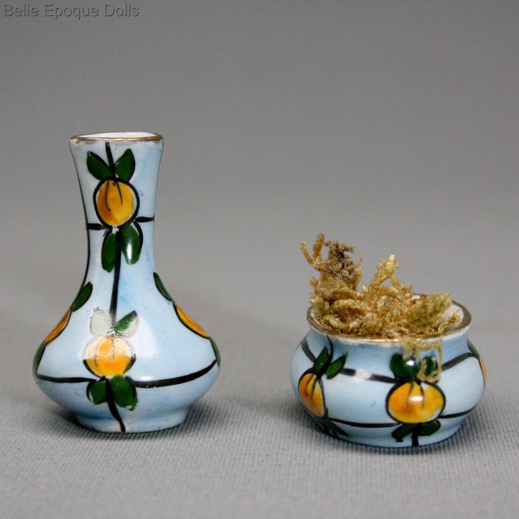 French porcelain vase flower planter , Antique Dollhouse miniature porcelain vase , Puppenstuben zubehor