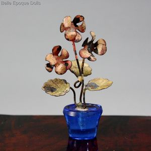 Glass Pot with Decorative Metal Plant