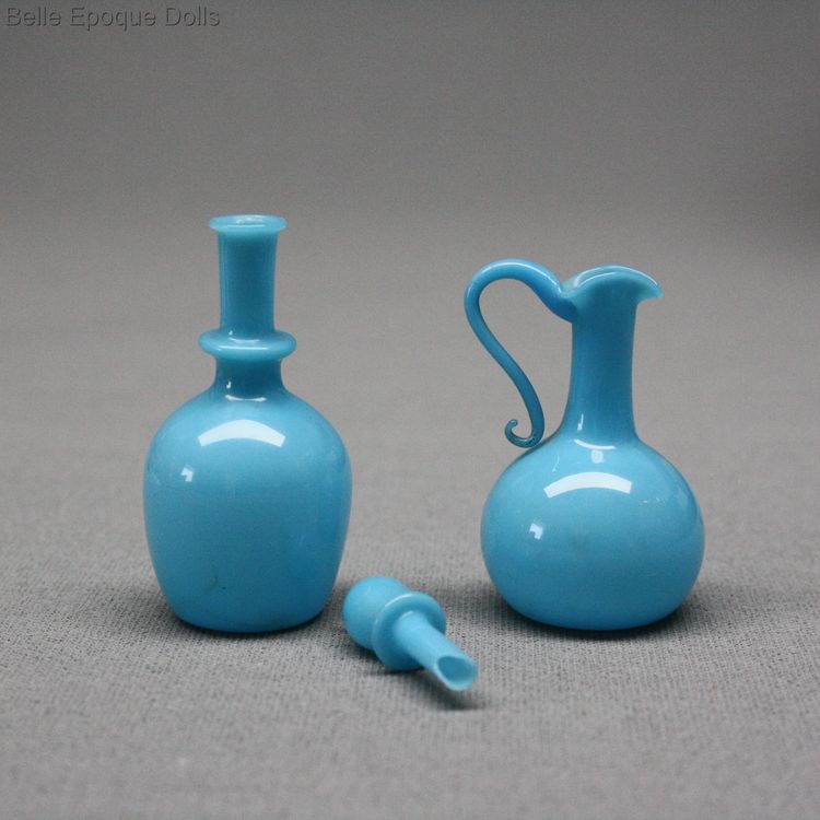 Puppenstuben zubehor glas utensilien , Antique Dollhouse blue opaline glass pitcher decanter , Puppenstuben zubehor glas utensilien