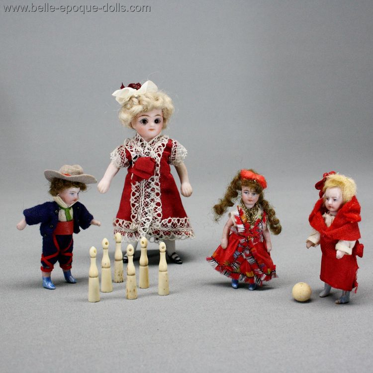 Antique Dollhouse miniature Skittles Game , Puppenstuben zubehor spiel