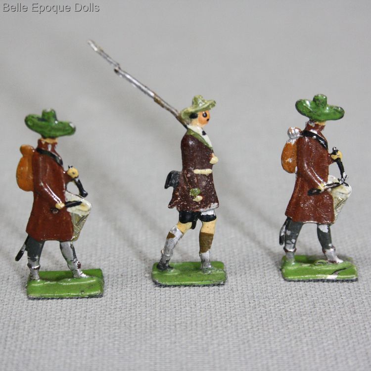 tin plate antique figures , Antique Dollhouse miniature metal soldiers