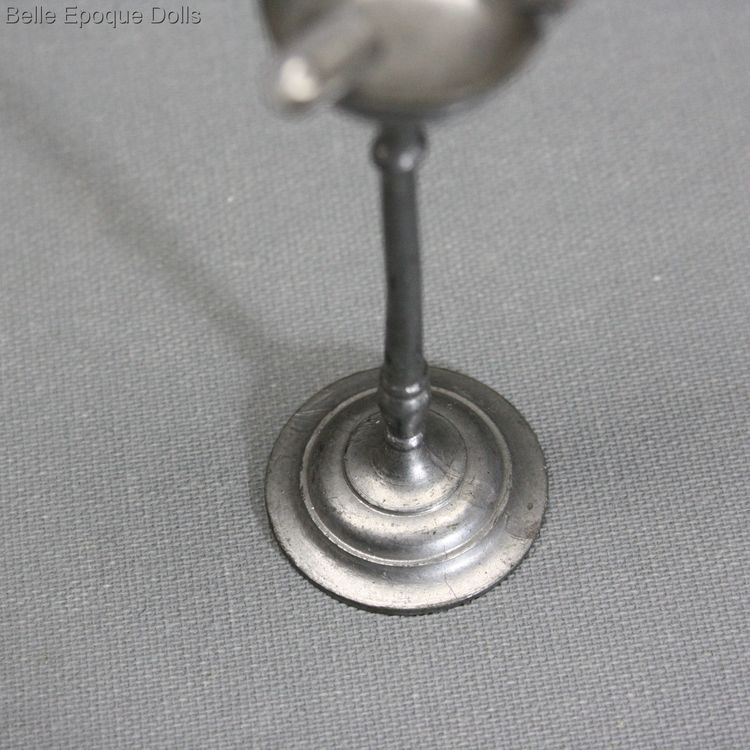 antique miniature metal ashtray stand , alte puppenstubben Aschenbecherst�nder f�r Puppe