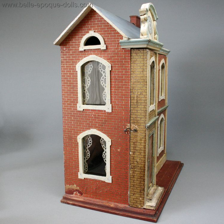 antique miniature dollhouse , Puppenhäuser antiek , Antique dolls house with pediment 