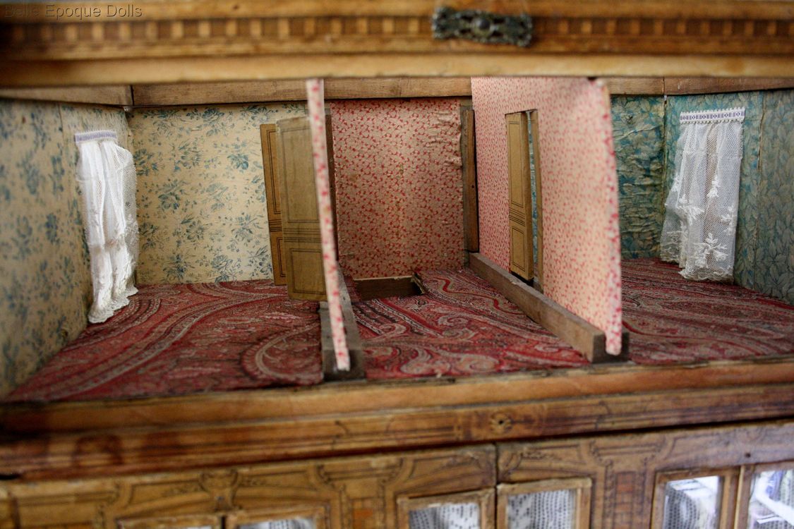 Antique Dollhouse collapsible , Puppenhauser