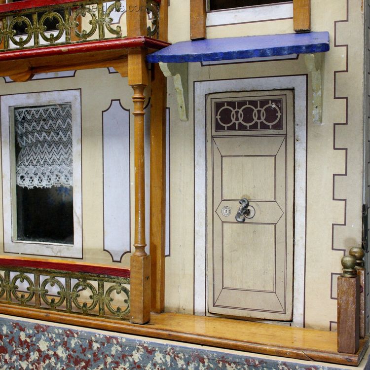 Villard et Weill  , dollhouse