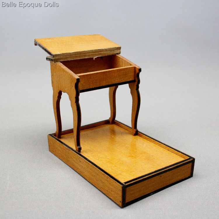Miniaturschule fr kleine Puppen , Badeuille School room , antique ecole miniature