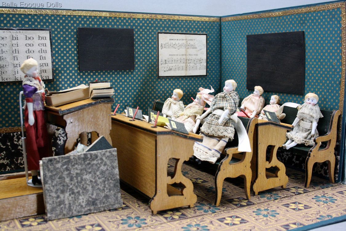 Badeuille School room , Miniaturschule fr kleine Puppen