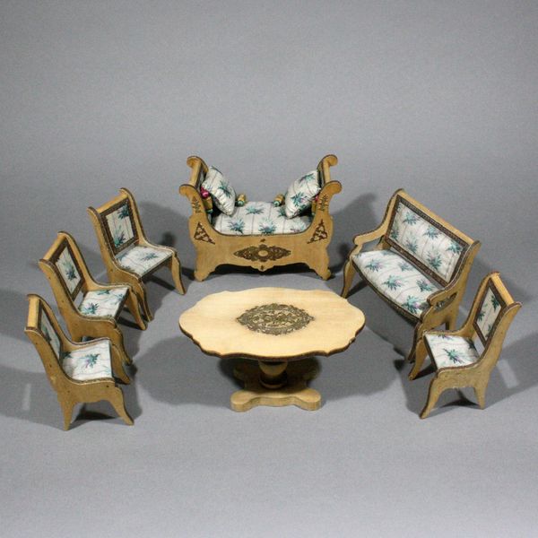 Antique dolls house French furniture  , Puppenstuben badeuille franzosiche mobel