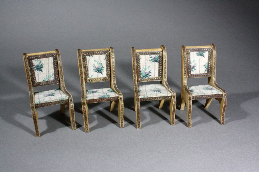 Antique dolls house French furniture  , Puppenstuben badeuille franzosiche mobel