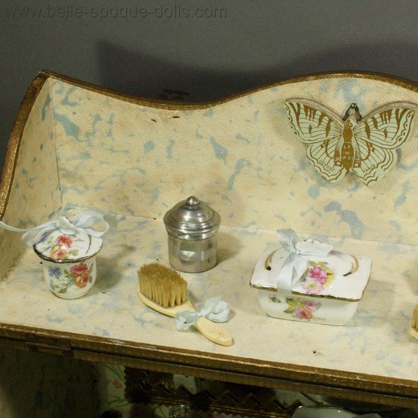 Antique doll toilette for fashion dolls , antique beauty culture sets for dolls , Puppen schonheitspflege set