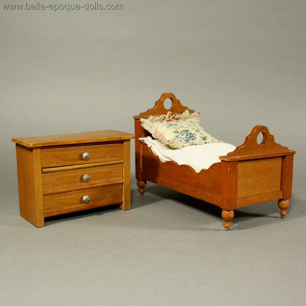 Antique dolls house furniture wooden bedroom chest of drawers  , Puppenstuben zubehor holz schneegas