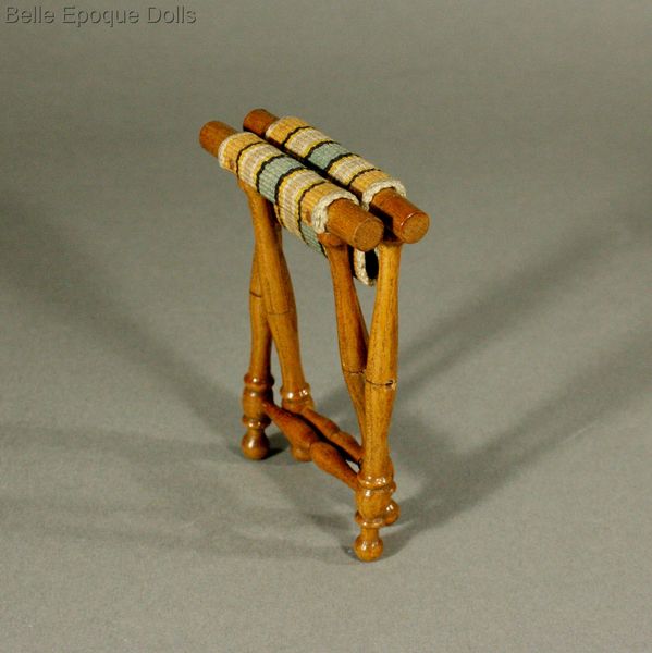 Antique Dollhouse miniature Folding Stool schneegas , Puppenstuben zubehor