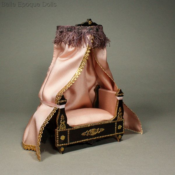Antique Dollhouse miniature badeuille salon day bed , Franzosiche Puppenstuben zubehor 