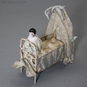 White Painted Metal Infant s Bed with Lace Veil