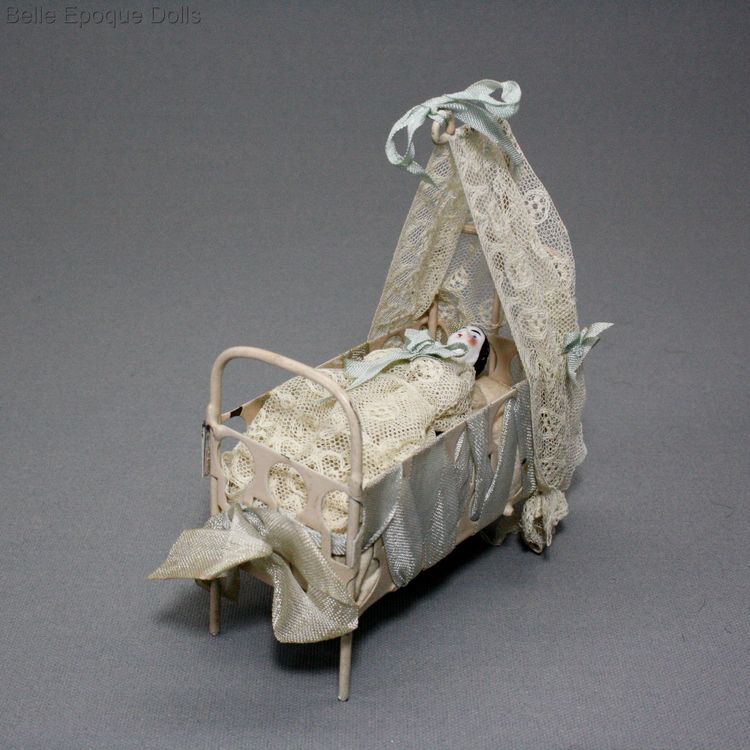 Antique Dollhouse miniature metal bed , Puppenstuben zubehor