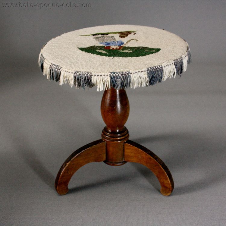 Fashion doll parlor set , Antique Doll miniature pedestal table , Puppen mobel tisch