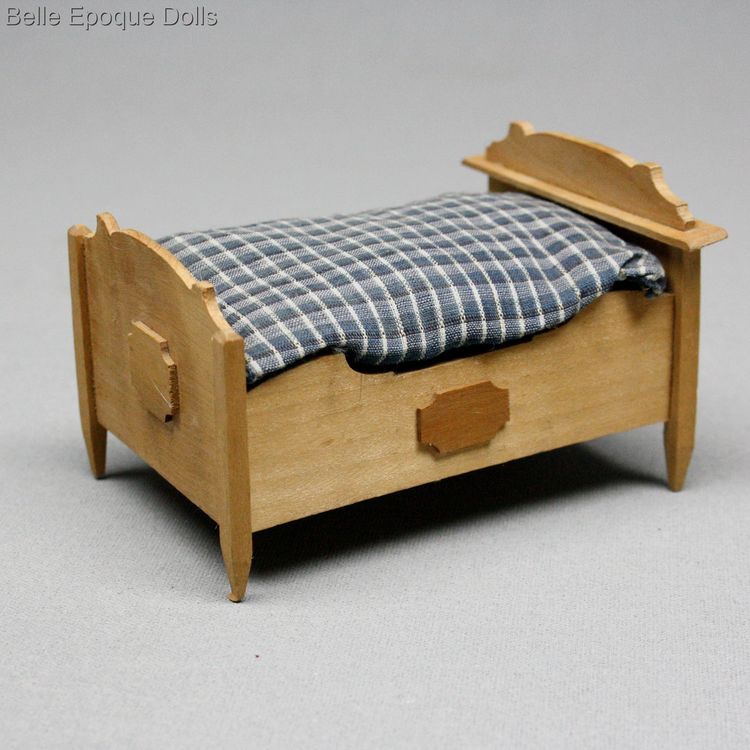 thuringia early miniature furniture set , sofa bed dollhouse antique dollhouse miniature , Erzgebirge Dollhouse Furnishings