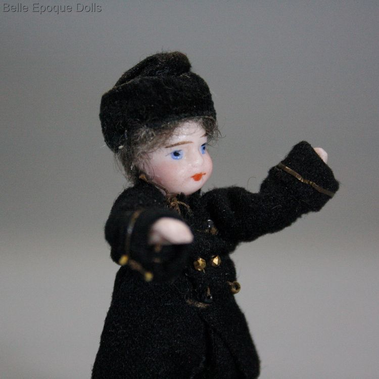 all bisque miniature antique doll , franzoesische puppenstubenpuppe