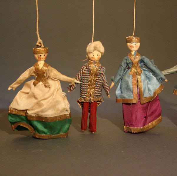 alte Puppenstuben grodnertal puppen , Antique Theatre dolls , alte Puppenstuben grodnertal puppen