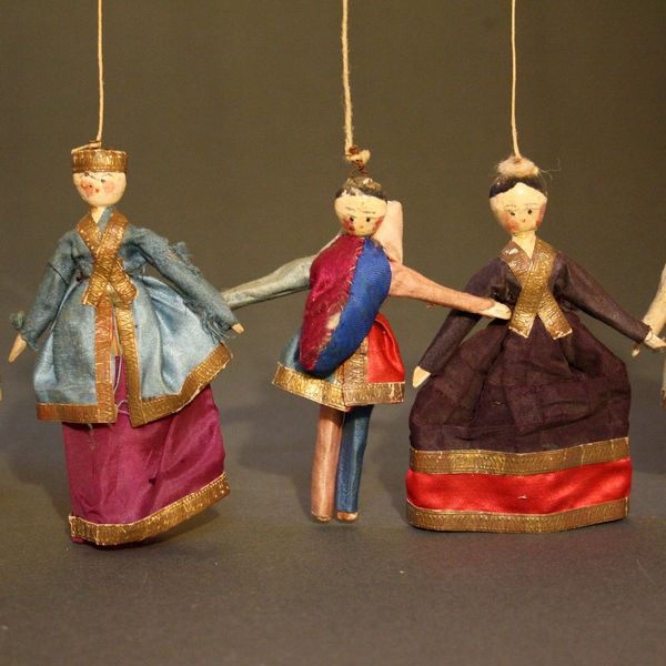 Antique Theatre dolls , alte Puppenstuben grodnertal puppen