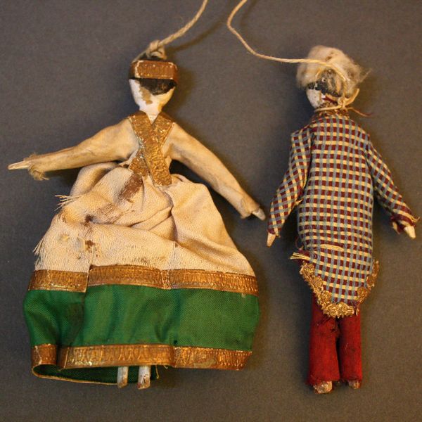 Antique wooden theater dolls , alte Puppenstuben grodnertal puppen