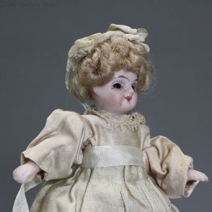 Antique Dollhouse doll mignonette , Antique dolls house all-bisque doll  , Puppenstuben ganzbiskuit puppen 