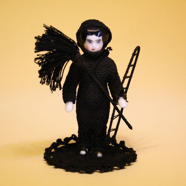 Antique frozen charlotte Chimney Sweeper , antik Schornsteinfeger china porzellan badepuppe