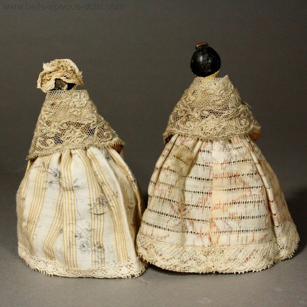 Antique dolls house wooden doll , Puppenstuben  fruhe grodnertal puppen