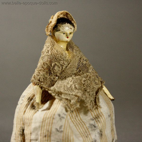 Antique dolls house wooden doll , Puppenstuben  fruhe grodnertal puppen