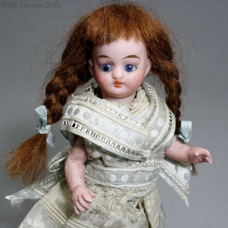 Puppenstuben ganzbiskuit porzellan , Antique Dollhouse all bisque doll , Puppenstuben puppen Simon  Halbig