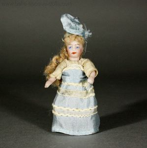 franzoesische puppenstubenpuppe , all bisque miniature antique doll , Antique French tiny mignonette  